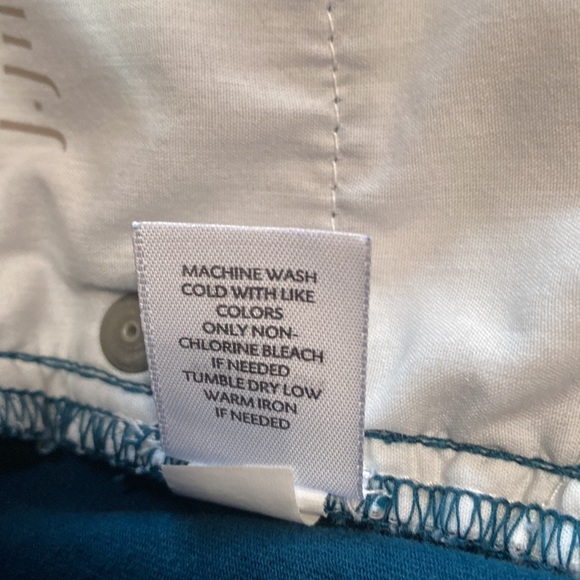 J.Jill Like new! Authentic fit stretch slim leg jean - Picture 7 of 9